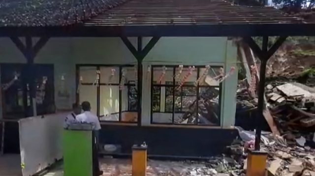 Hujan Deras Picu Longsor di Tulungagung, 8 Rumah Rusak dan Sekolah Ambruk