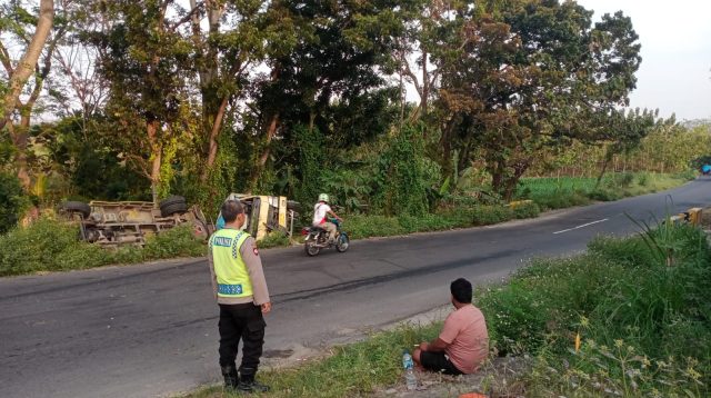 Kecelakaan Dua Truk di Tanjakan Cerme Lamongan, Truk Tebu Mundur Hantam Truk Kalsium