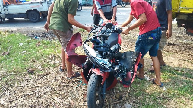 Pengendara Motor di Jombang Tewas Usai Tabrak Truk Parkir di Pinggir Jalan