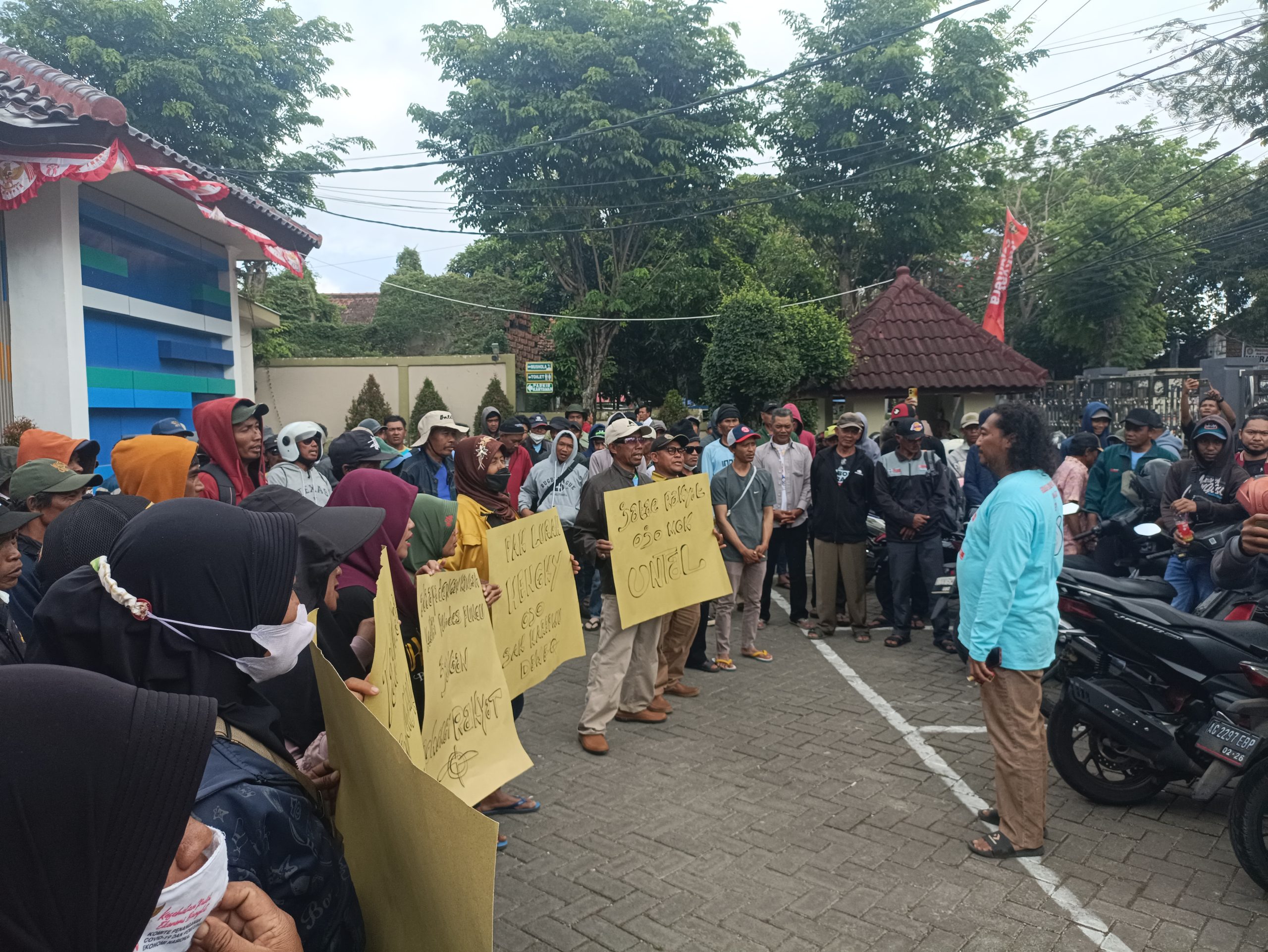 Geruduk Kantor BPN Kabupaten Kediri, Paguyuban Tani Puncu Makmur Tolak Penetapan Lahan di Tanah Garapan Petani