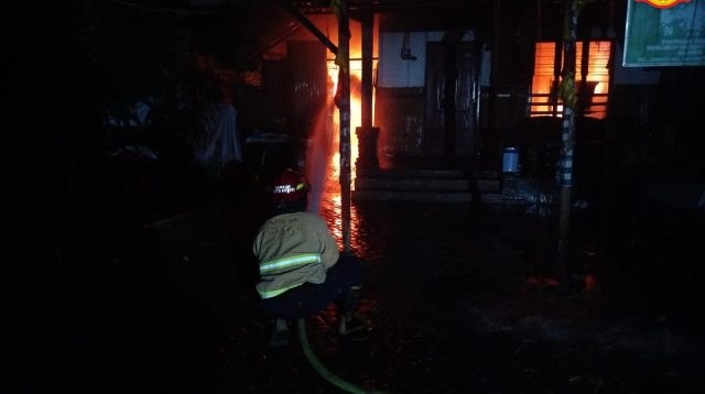 Ditinggal Pergi ke Kelurahan, Rumah Warga Lirboyo Terbakar, Kerugian Capai Ratusan Juta Rupiah