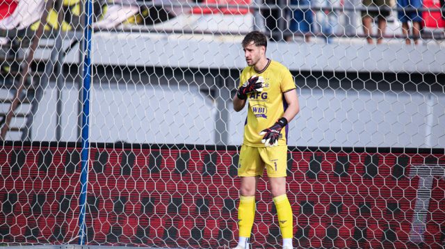 Tampil Gemilang, Leo Navacchio Gagalkan 25 Tembakan Bali United dan Jadi Player of the Match