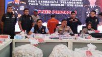 Polres Ponorogo Tangkap Nakes Abal-abal Asal Lumajang, Ribuan Botol Obat Ilegal Disita