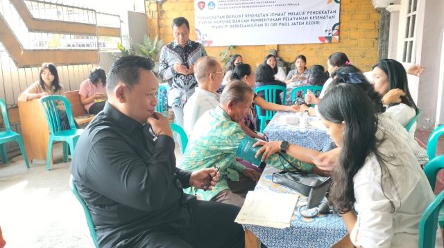 STIKES RS Baptis Kediri Bentuk Kader Posyandu Gereja Lewat Pendekatan Parish Nursing