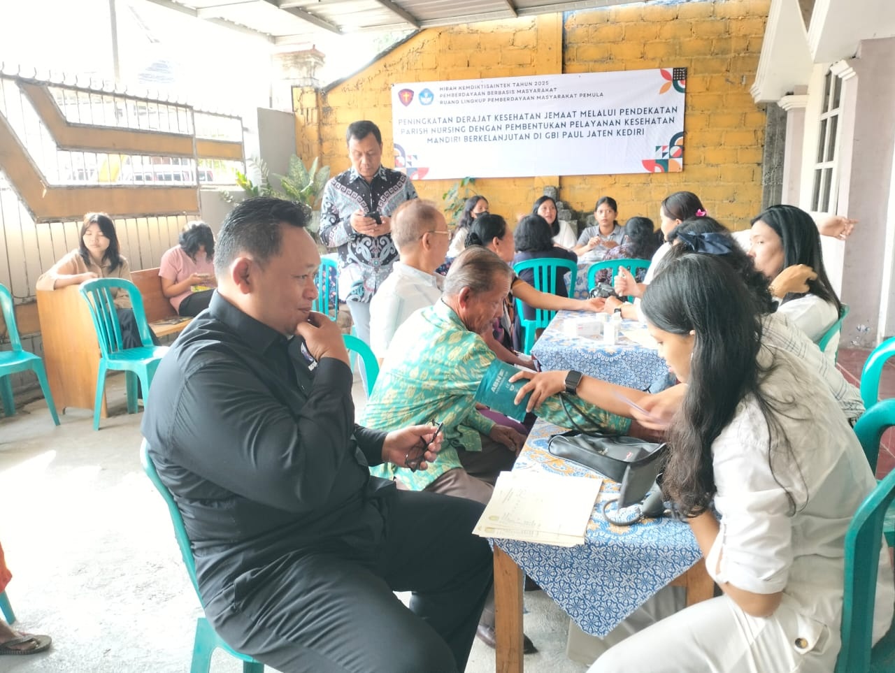 STIKES RS Baptis Kediri Bentuk Kader Posyandu Gereja Lewat Pendekatan Parish Nursing