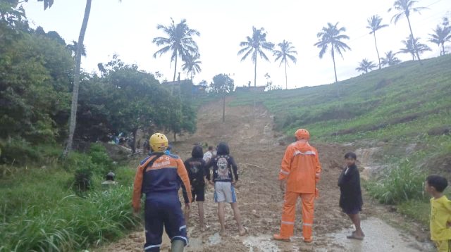 Ruas Jalan Tulungagung-Trenggalek Terputus, Bangunan SDN 2 Kradinan Rusak