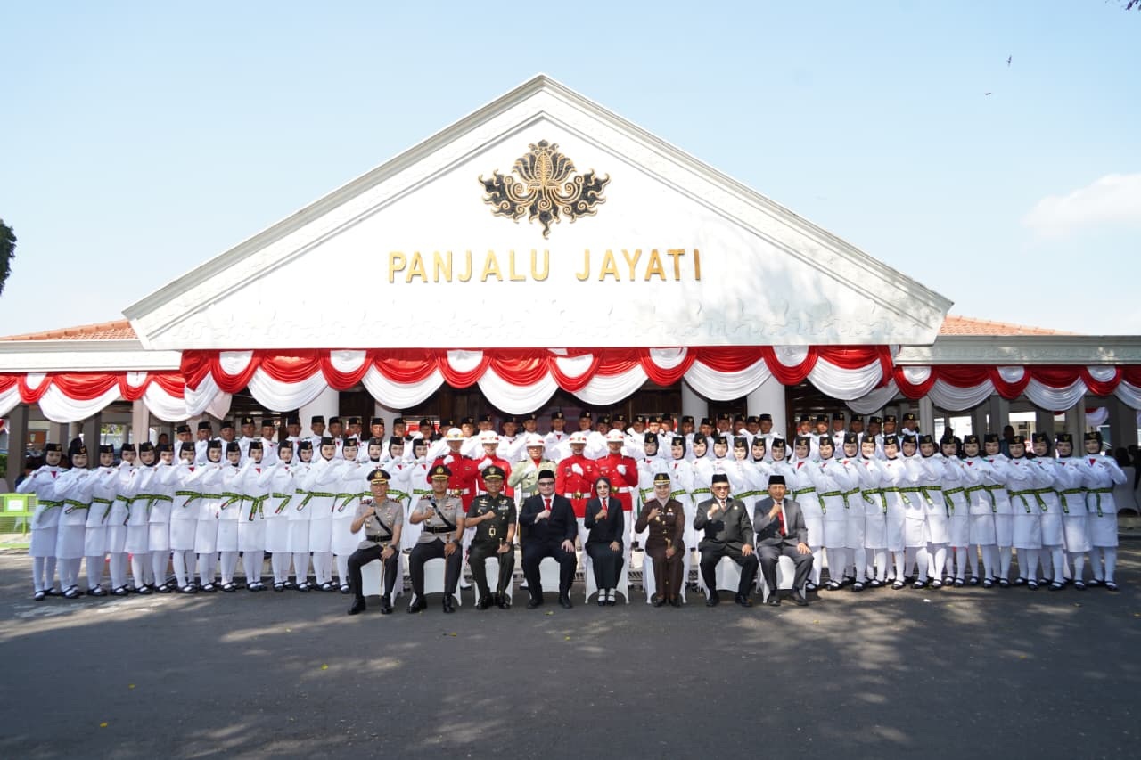 Mas Dhito Doakan Paskibraka Kabupaten Kediri Sukses Kibarkan Merah Putih