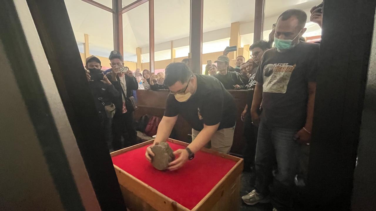 Fragmen Kepala Arca Ganesha Hilang Saat Kerusuhan, Ditemukan Dua Siswa SMKN 1 Ngasem