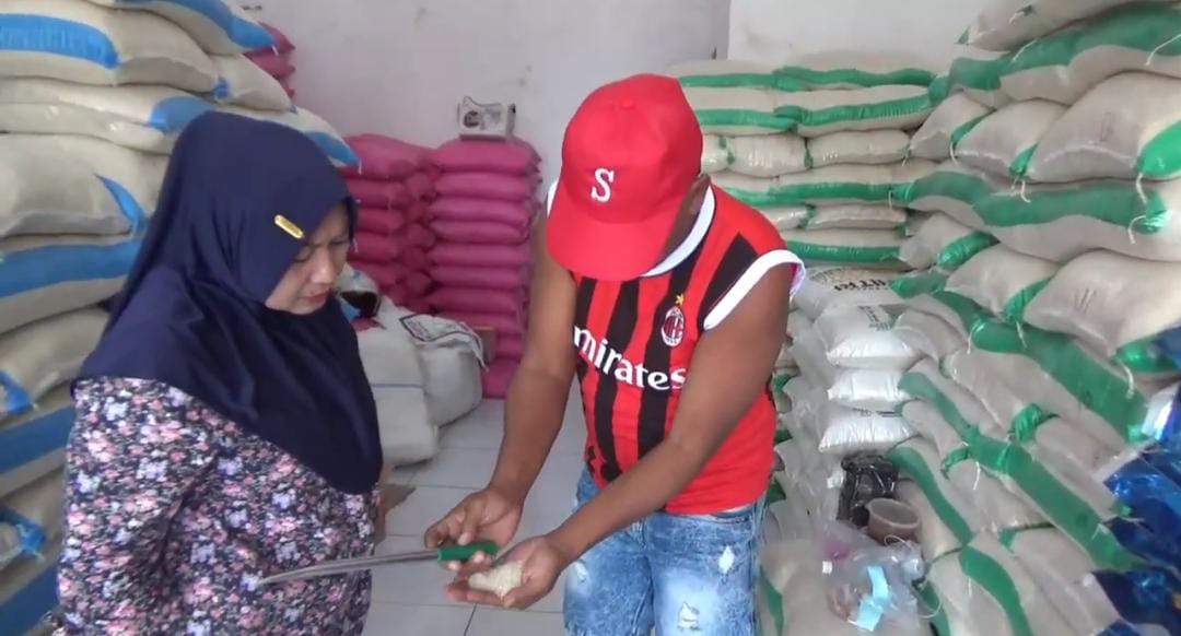 Pasokan Seret, Harga Beras Premium Tembus Rp15.200 per Kilogram