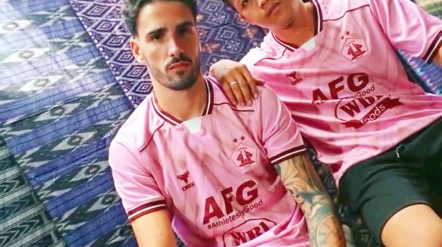 Resmi Dirilis! Jersey Ketiga Persik Kediri 2025 Usung Motif Tenun Ikat Bandar Kidul