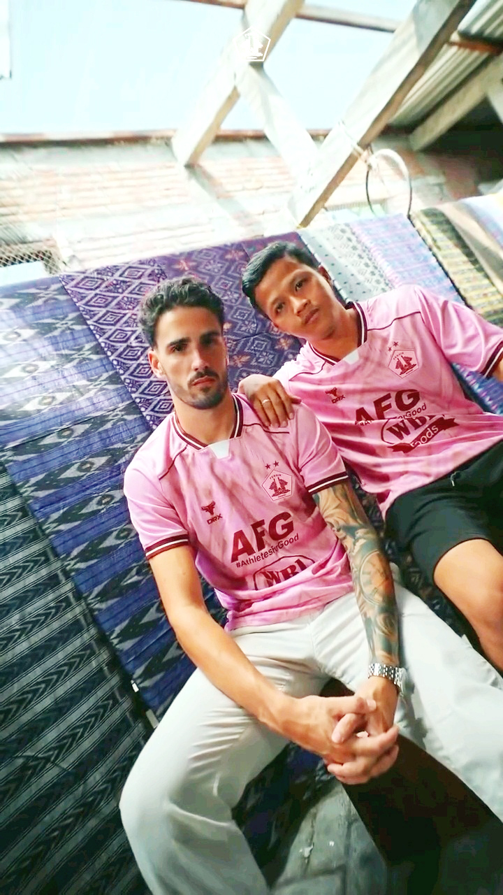 Resmi Dirilis! Jersey Ketiga Persik Kediri 2025 Usung Motif Tenun Ikat Bandar Kidul
