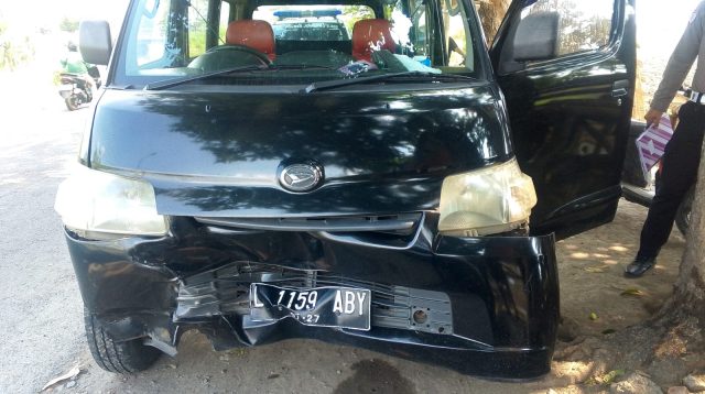 Remaja Pelajar Tewas Tertabrak Mobil Granmax di Jalan Raya Pandanwangi Jombang