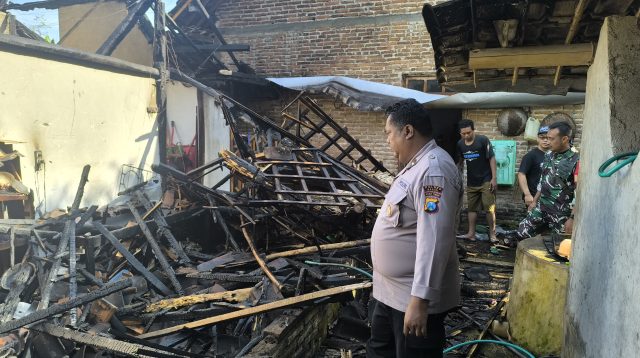 Rumah Warga Kepung Kediri Ludes Terbakar, Kerugian Capai Rp100 Juta