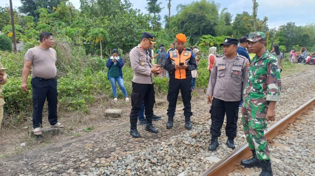 Perempuan di Srengat Blitar Nekat Tabrakkan Diri ke Kereta Penataran, Tewas di Lokasi