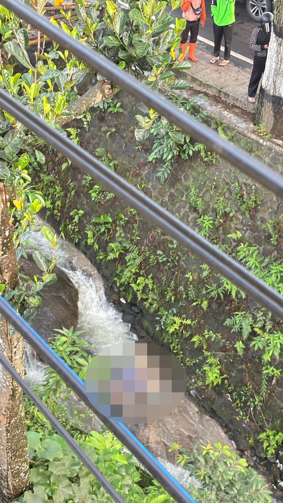Wanita Lansia Ditemukan Tewas Mengambang di Sungai Desa Beji, Diduga Terpeleset