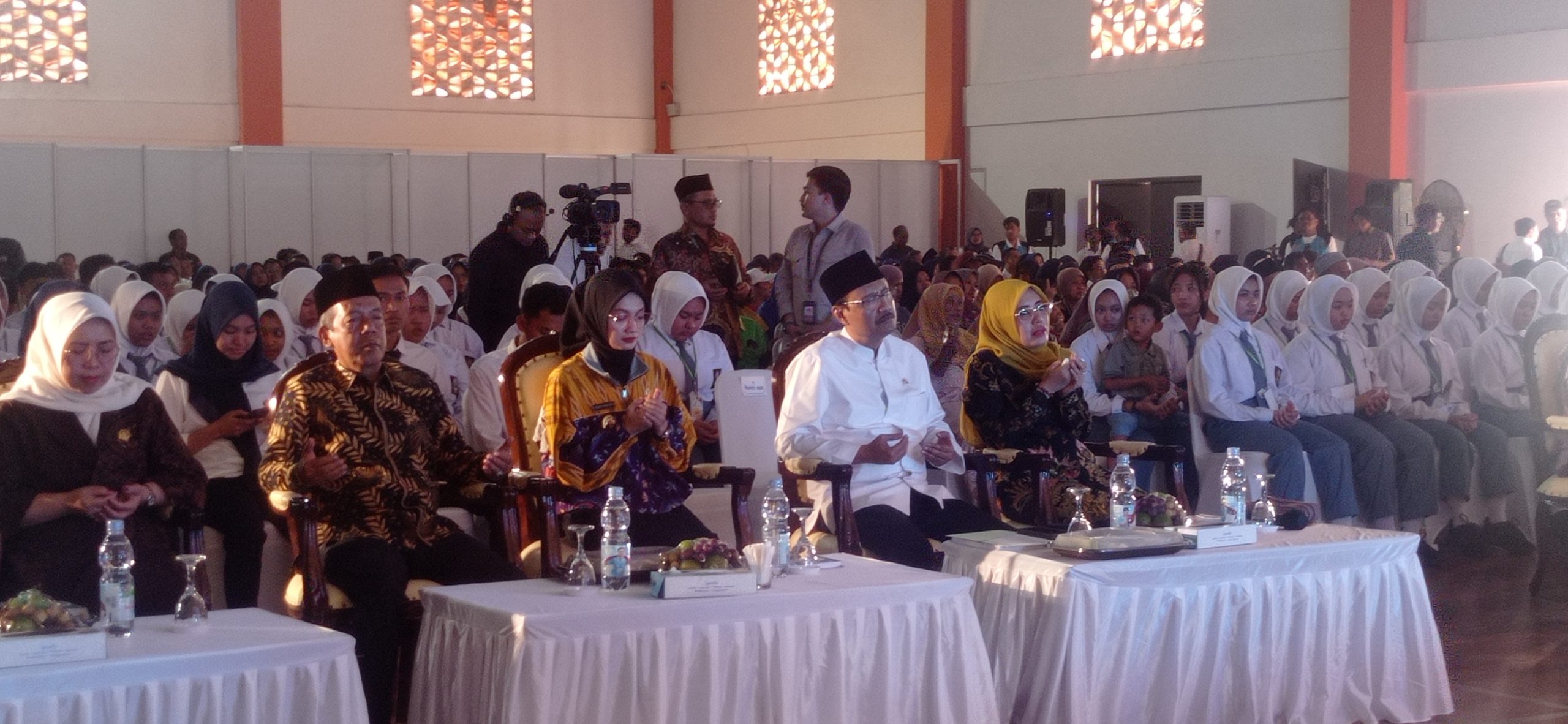 Menteri Sosial Syaifullah Yusuf Kunjungi SRMA Kediri, Tegaskan Komitmen Putus Rantai Kemiskinan Lewat Pendidikan