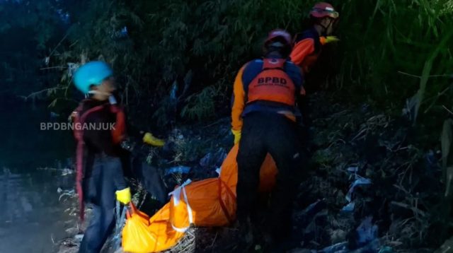 Jenazah Pria Tanpa Identitas Ditemukan Mengambang di Sungai Pace Nganjuk, Polisi Lakukan Identifikasi