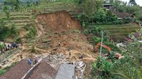 BPBD Kebut Pembersihan Longsor di Pulung