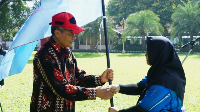 Pemkab Kediri Resmi Lepas Kontingen NPCI ke Paralimpiade Jatim 2025