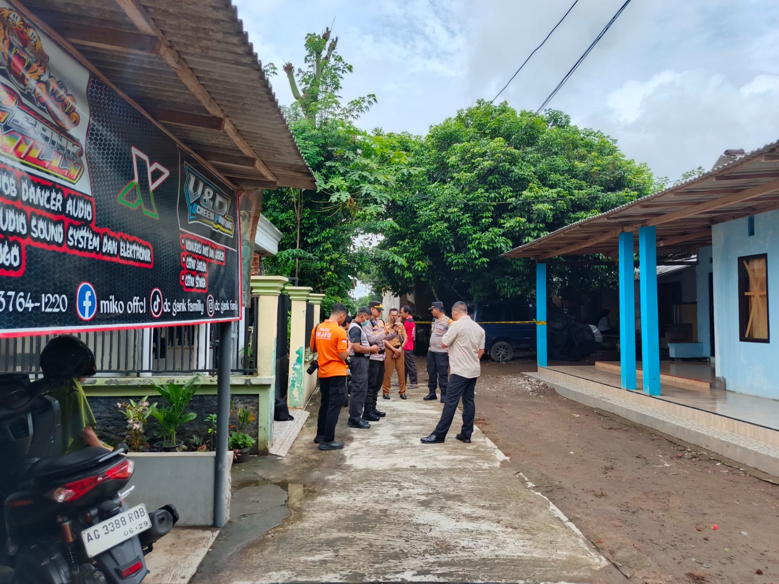 Kehabisan Oksigen, Warga Kanigoro Ditemukan Meninggal Dunia di Dalam Mobil