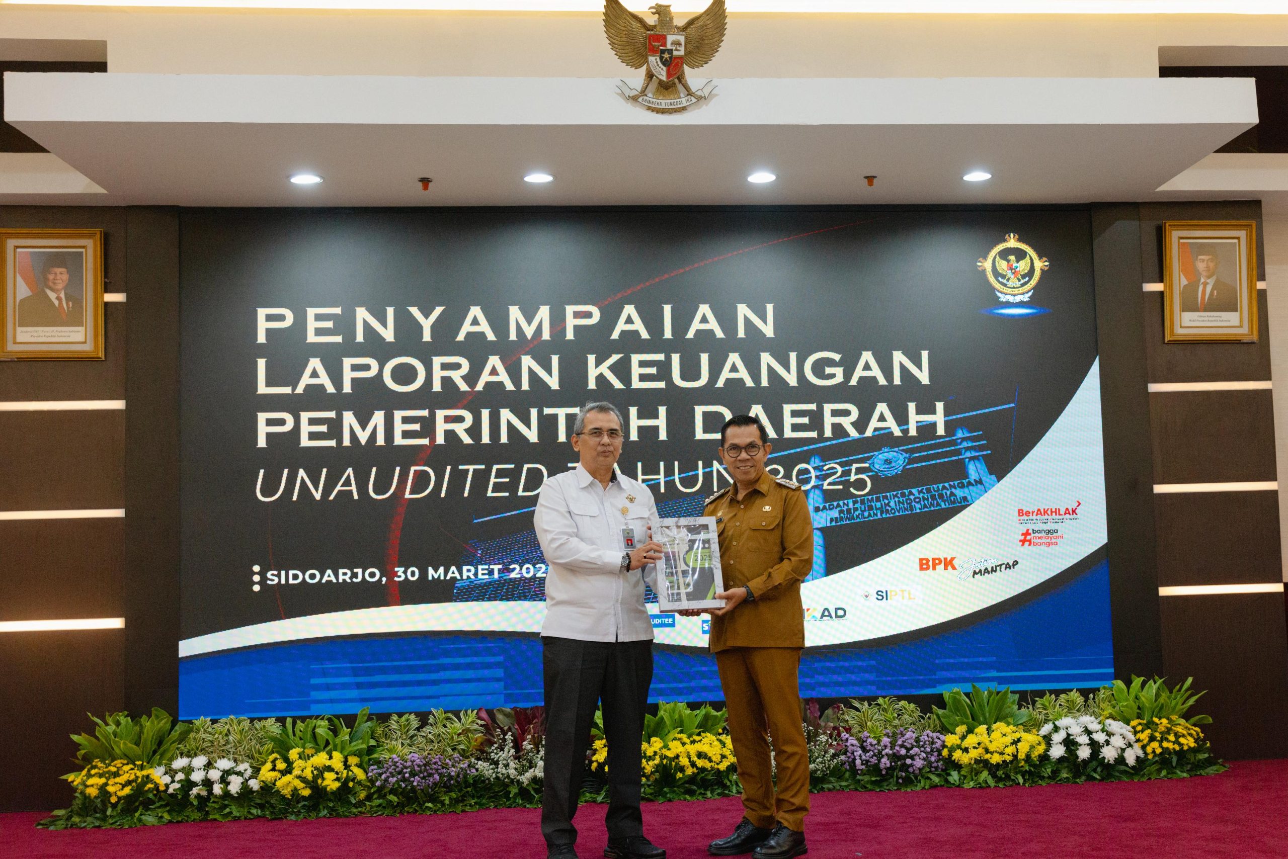 Walikota Batu Nurochman Serahkan LKPD 2025 ke BPK Jatim, Targetkan Opini WTP