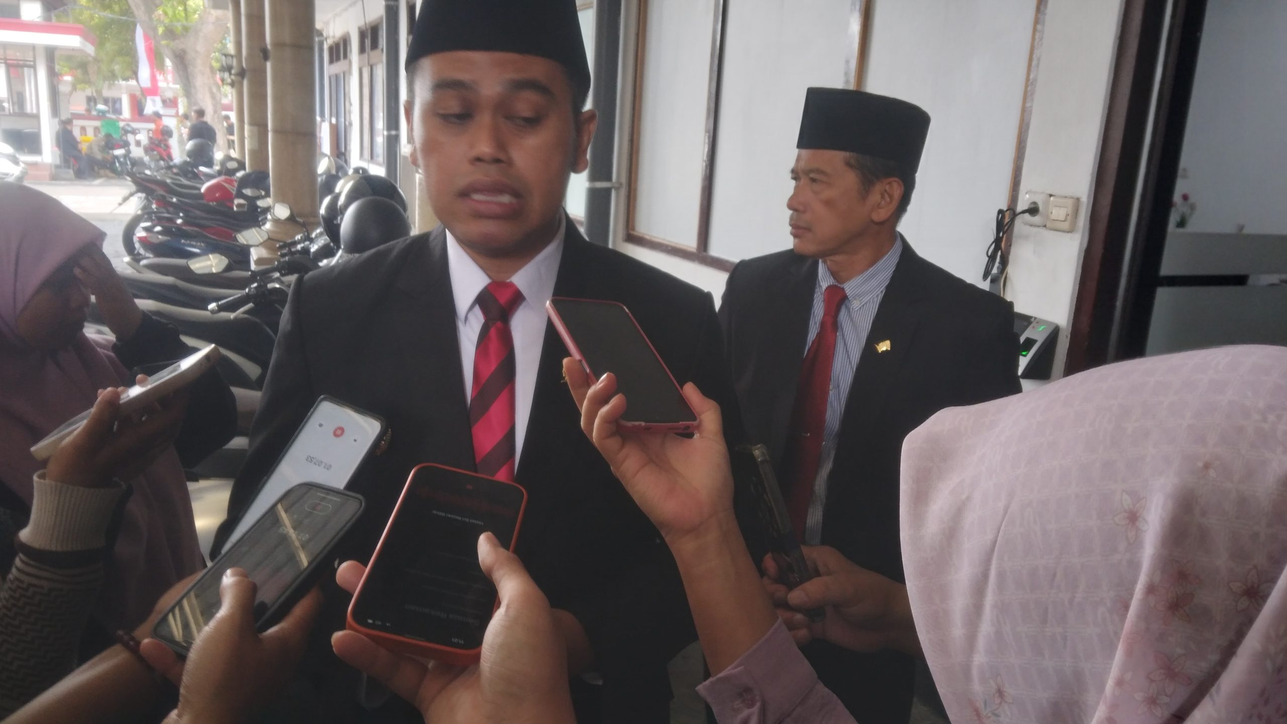 Efisiensi, Pemkot Blitar Imbau ASN untuk Ngonthel ketika Berangkat Kerja