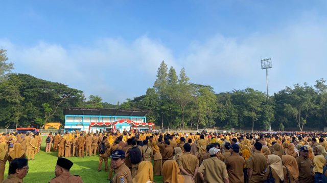 Setelah Lubur Panjang Lebaran Ribuan ASN Padati Stadion Anjuk Ladang