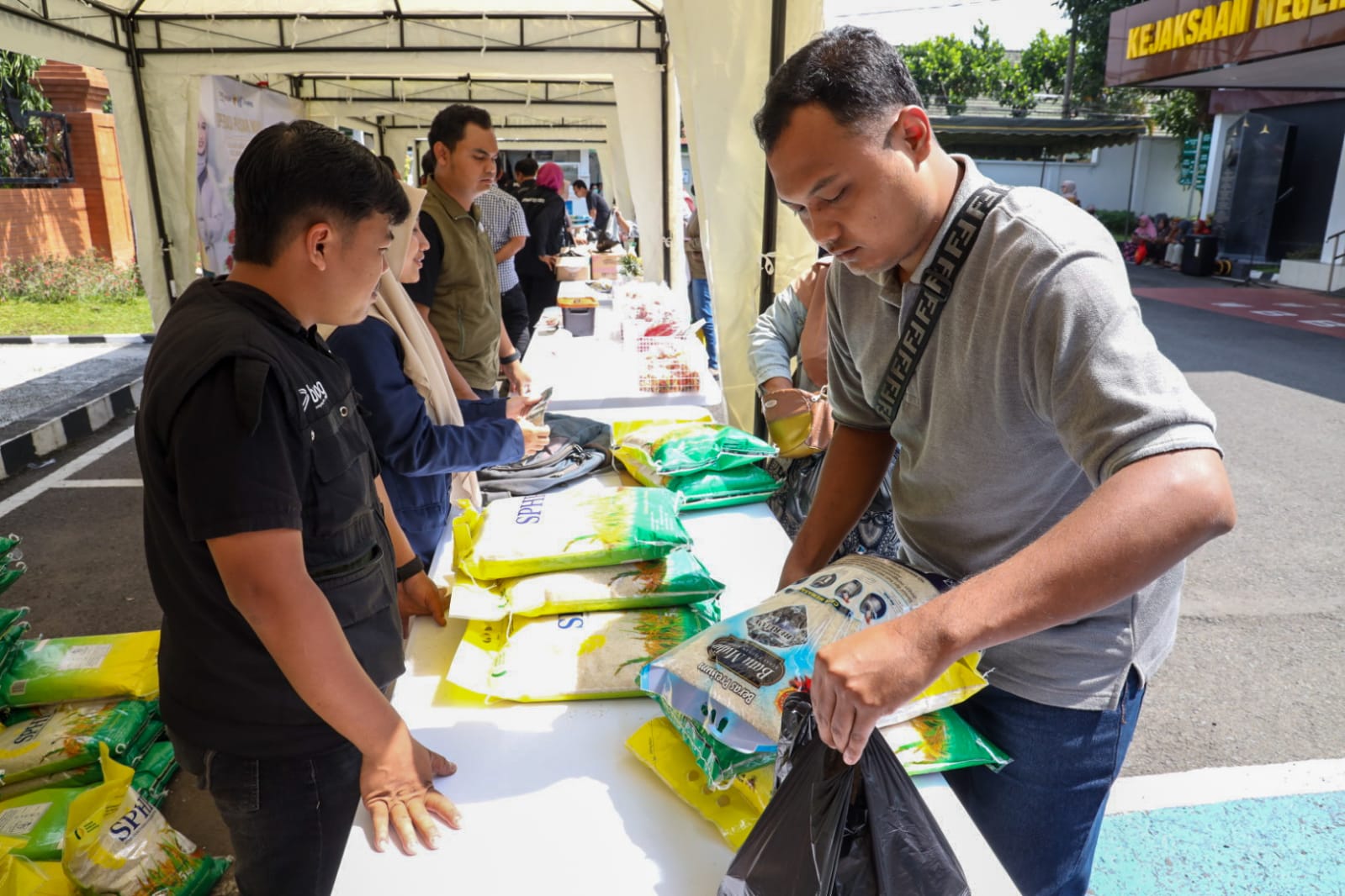 Tidak Perlu Panic Buying, Pemkot Kediri Bersama Kejaksaan Negeri Kota Kediri Sediakan Sembako Murah