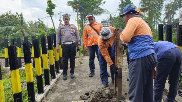 Jelang Lebaran, Tim Gabungan Kembali Tutup Perlintasan Sebidang Tanpa Palang Pintu