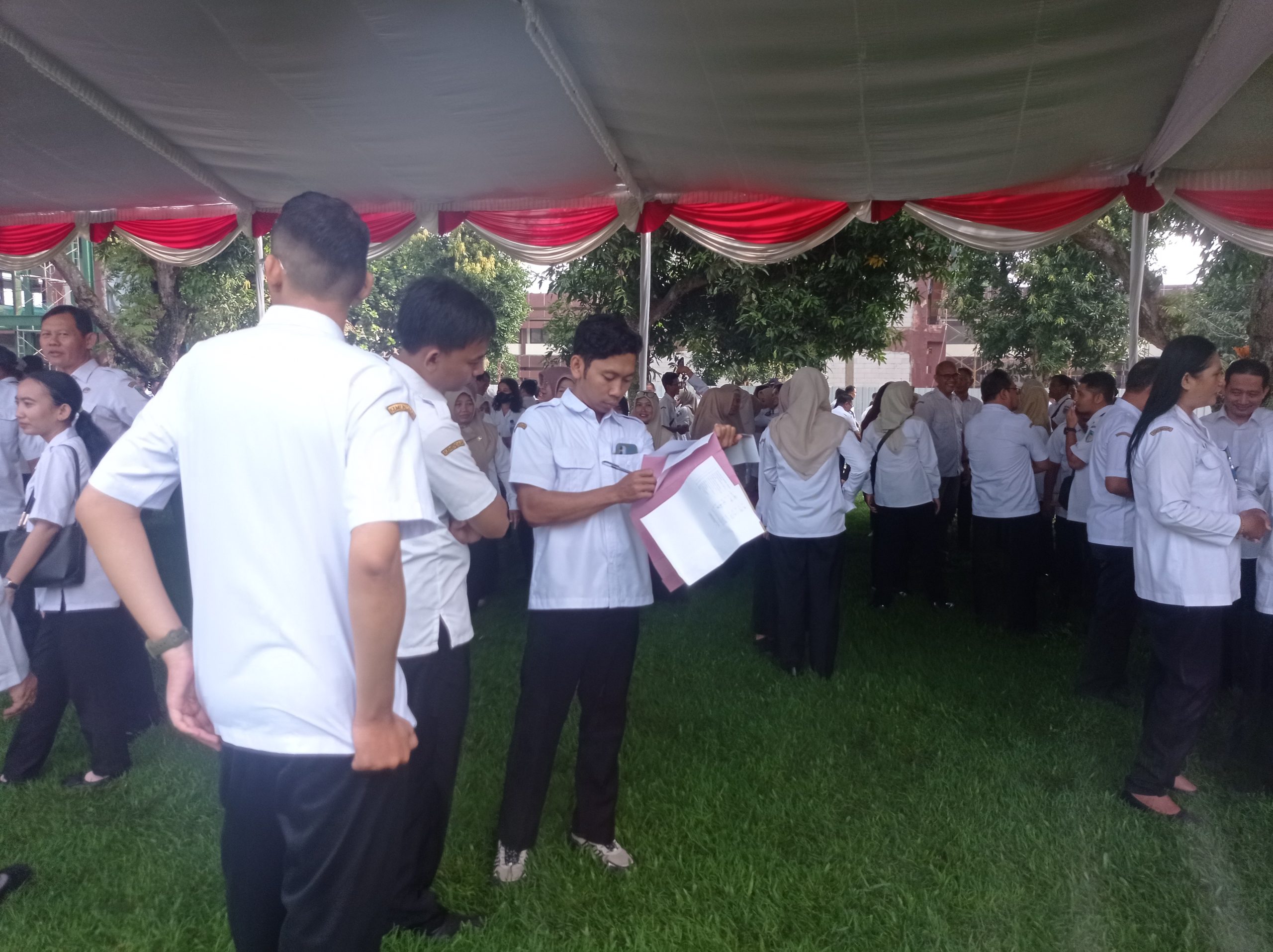 Mbak Wabup Dewi Pimpin Apel Akbar Hari Pertama Usai Lebaran
