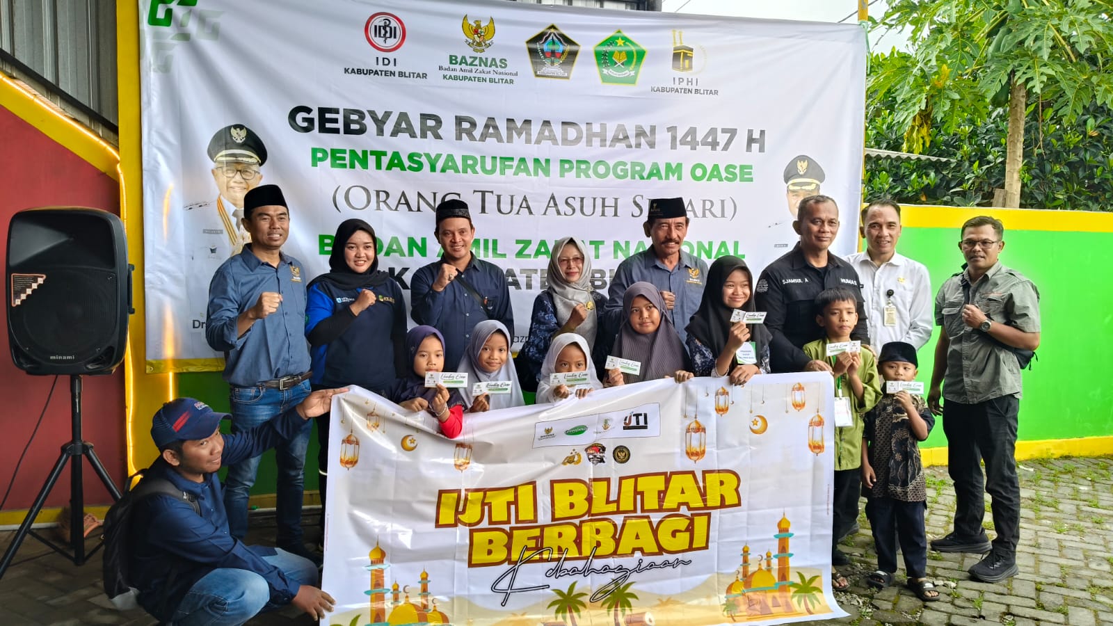 Ramadan, IJTI Blitar Raya Kolaborasi Baznas Jemput dan Ajak Anak Yatim Piatu Belanja Baju