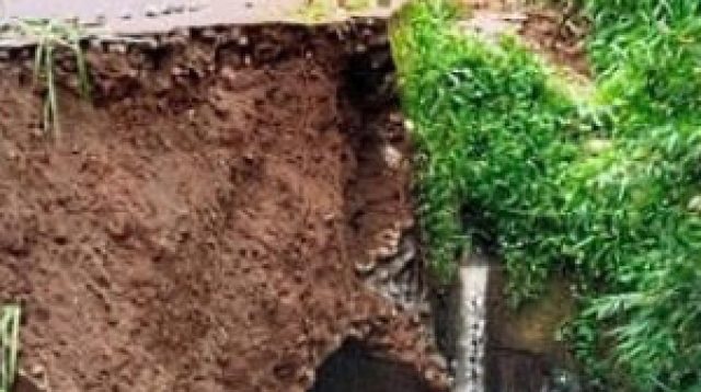 Jalan Penghubung Antardusun di Ngantang Amblas 12 Meter, Berbentuk Mirip Goa