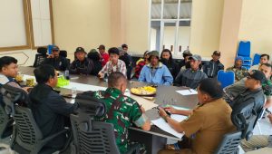 Warga Gimbo geruduk Pemdes Sumberbrantas