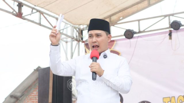 Bupati Mojokerto, Muhammad Albarraa.