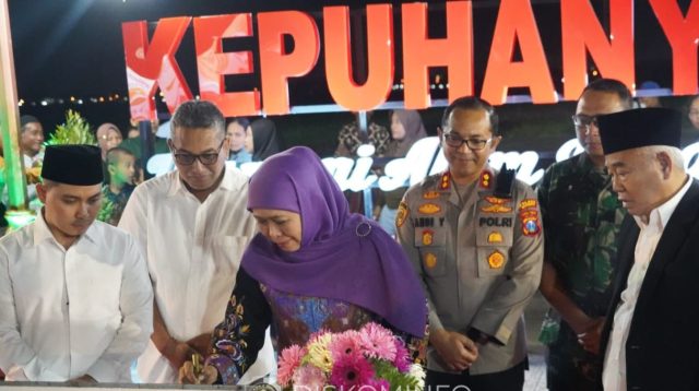Gubernur Jawa Timur, Khofifah Indar Parawansa, meresmikan Program Penanganan Permukiman Kumuh Skala Kawasan Terpadu dan Terintegrasi.