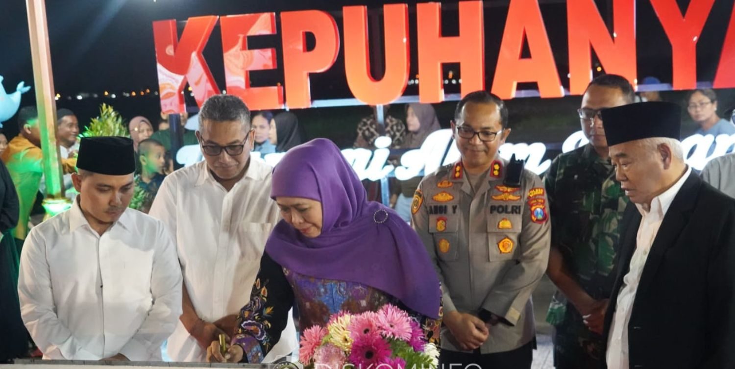 Gubernur Jawa Timur, Khofifah Indar Parawansa, meresmikan Program Penanganan Permukiman Kumuh Skala Kawasan Terpadu dan Terintegrasi.