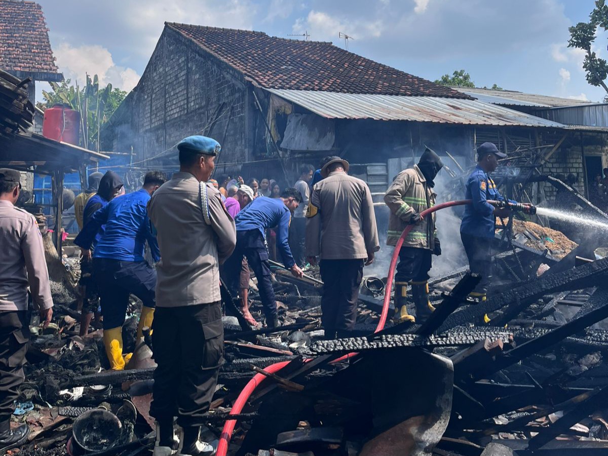 kebakaran rumah lamongan