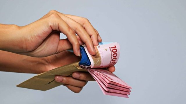 Pembayaran hak pekerja perusahaan konstruksi tidak dibayarkan.
