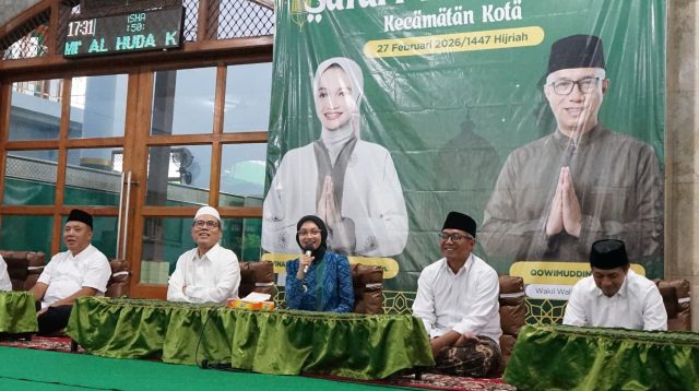 Walikota Kediri Vinanda Prameswati saat Safari Ramadan kembali dilakukan di Kecamatan Kota.  