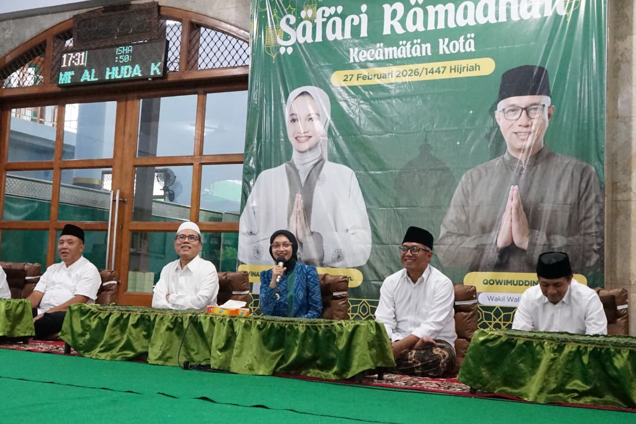 Walikota Kediri Vinanda Prameswati saat Safari Ramadan kembali dilakukan di Kecamatan Kota.  