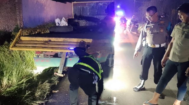 Tabrak Truk Parkir di Ngoro, Dua Pengendara Motor Meninggal di Tempat