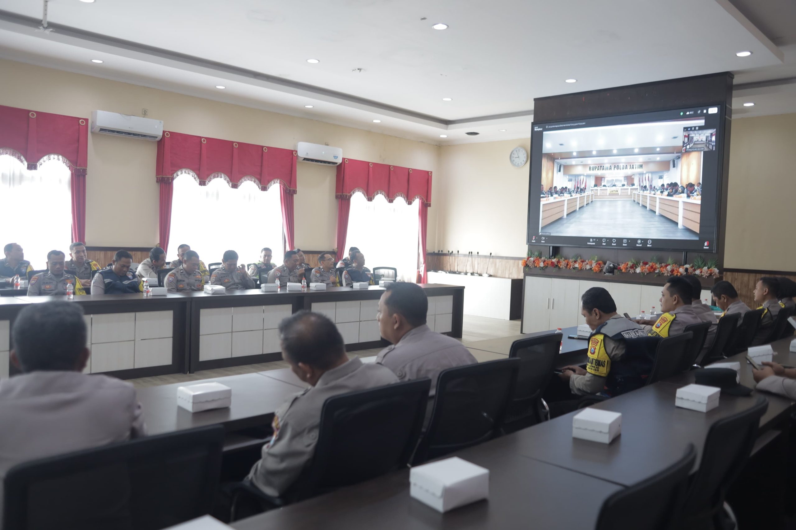 Penguatan Deteksi Dini, Bhabinkamtibmas Polres Blitar Ikuti Arahan Mabes Polri