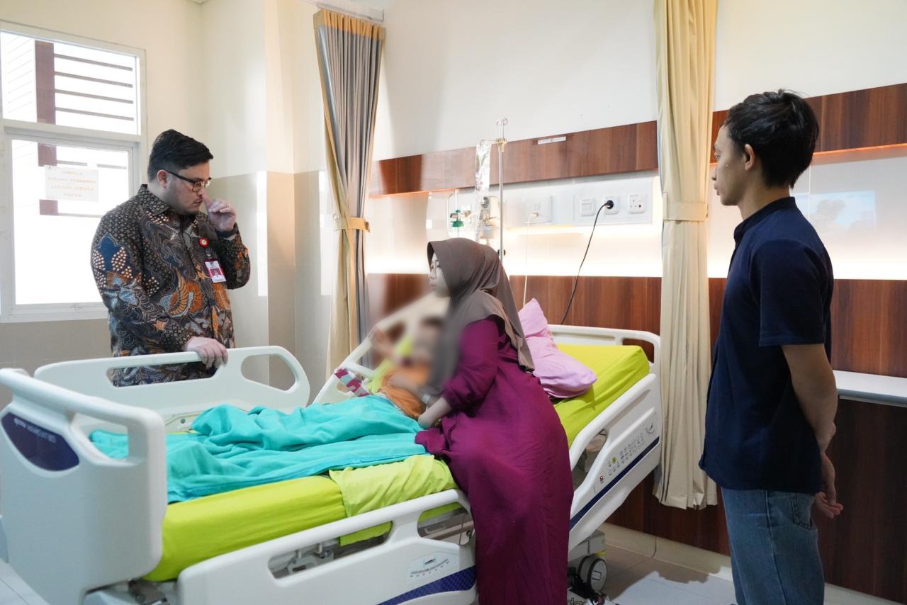 Bupati Kediri Hanindito Himawan Pramana.