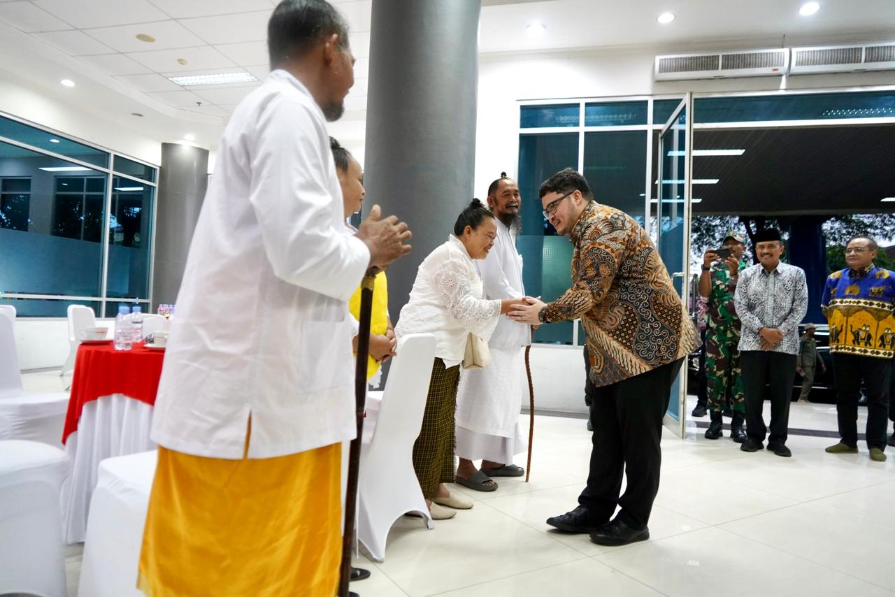 Bupati Kediri menghadiri acara Dharma Shant di HCC SLG.