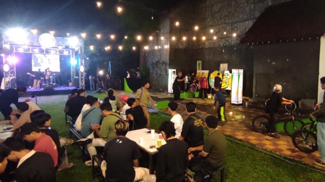 Peserta komunitas sedang performen menunjukkan skilnya di 76 Urban Noise 2026.