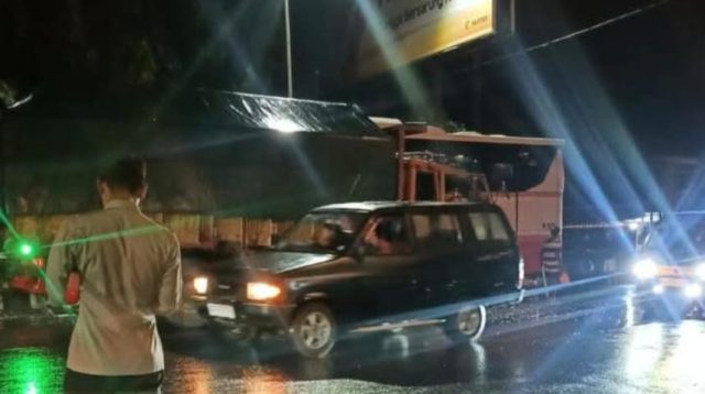 Langgar Marka Jalan, Bus Vs Truk Adu Banteng di Tulungagung, Dua Kendaraan Ringsek