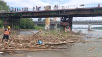 Peduli Cagar Budaya, Pemkot Kediri Gelar Pembersihan Jembatan  Lama