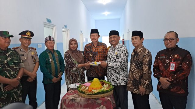Wujudkan Generasi Emas, Bupati Lamongan Resmikan SPPG Ponpes Wali Songo untuk Program MBG