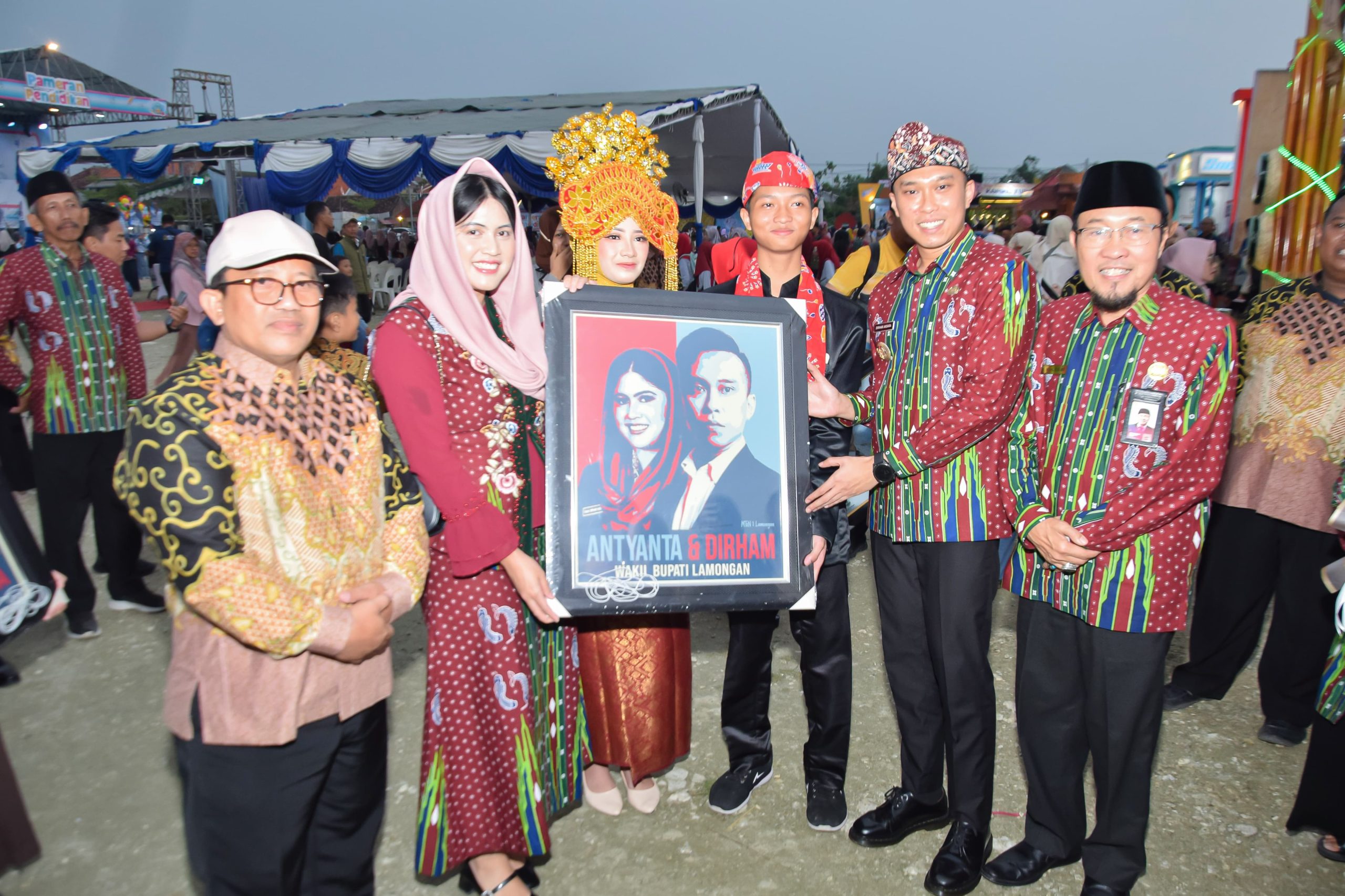 Wakil Bupati Lamongan membuka pameran Pendidikan di kawasan Lapaangan Gajah Mada.