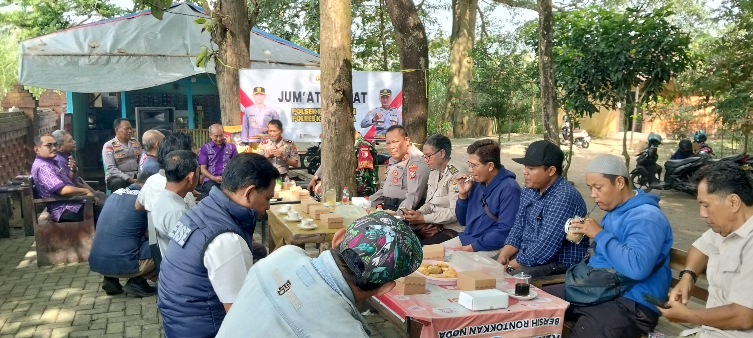 Perizinan jadi sorotan di Jum’at Curhat Polsek Pesantren.